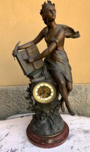 Serres - Statue with clock 70x25